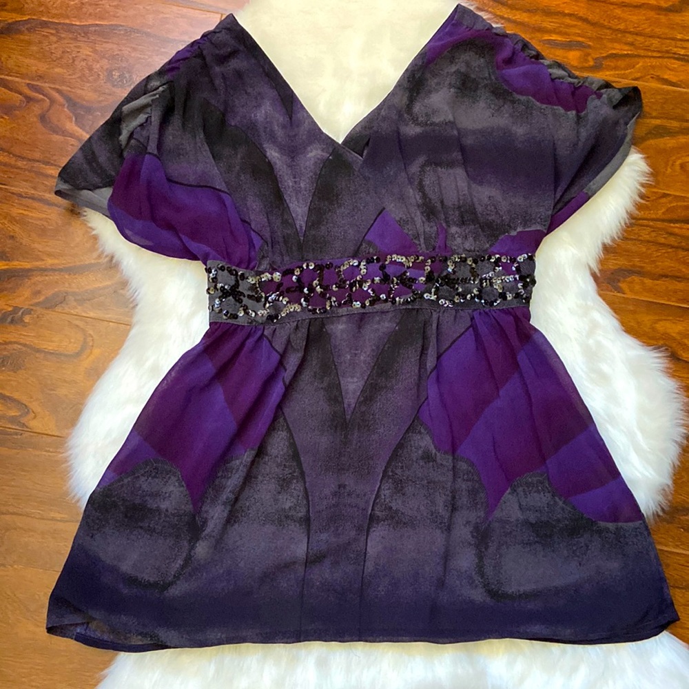 EUC Beautiful top in size M
